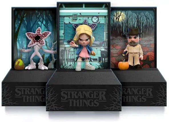 Stranger Things Upside Down Capsule Mystery Pack [1 RANDOM Figure, 7 Trading Cards & More!]