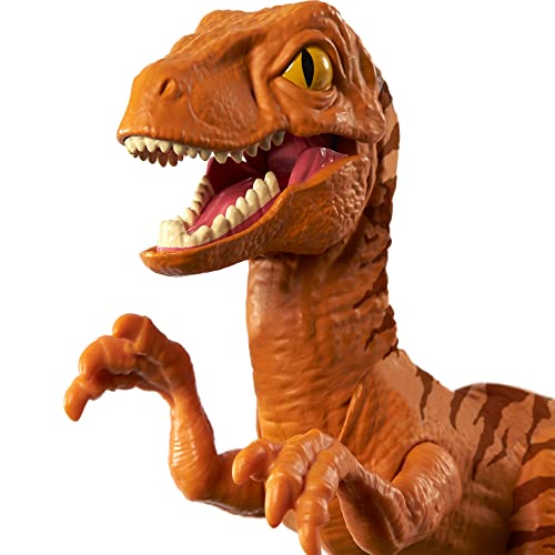 Mattel Games Rock 'Em Sock 'Em Raptors Jurassic World Domination Kids Game Fighting Raptors with Blue Vs Atrociraptor