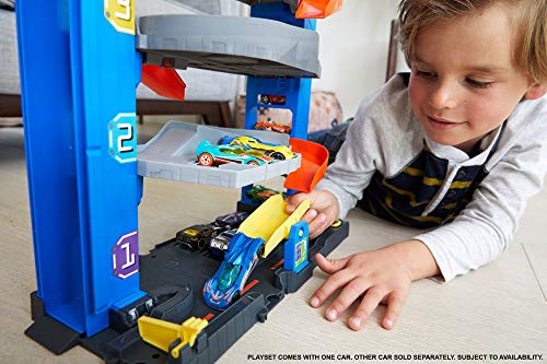 Hot Wheels City Stunt Garage Play Set, Elevator to Upper Levels Connects to Other Sets