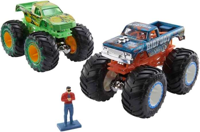 Hot Wheels Monster Trucks Wreckin' Raceway Playset